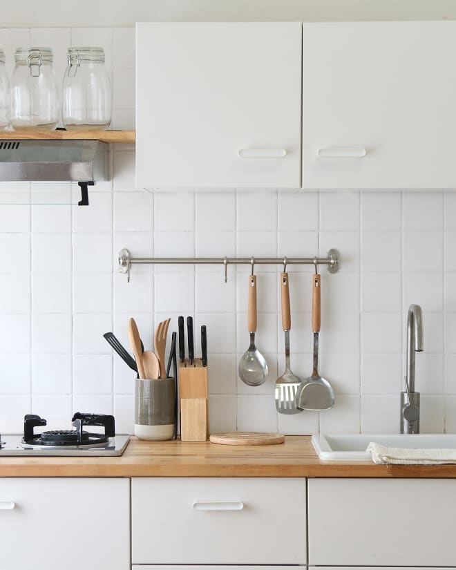 6 Kitchen Cabinet Trends on Their Way Out This Year, According to an Interior Designer