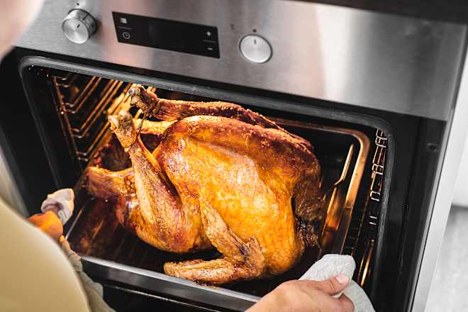 All-Clad's "Best Roasting Pan Ever" Is $110 Off — Just in Time for Thanksgiving