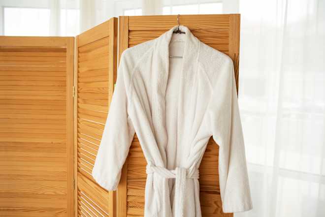 This Super-Plush Robe Makes Me Feel Like I’m in a Fancy Hotel — And It’s on Sale