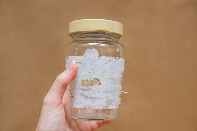 I Just Discovered This “Magical” 15-Second Trick for Removing Stubborn Stickers from Jars (with Zero Effort!)