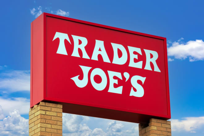 I Tried the $2 Trader Joe's Bubbly, and I Totally Get the Hype