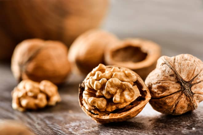 The Internet Is Exploding Over This Mind-Blowing “Walnut” Furniture Trick
