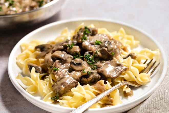 Kate Hudson’s Family Beef Stroganoff Is My New Favorite Easy Dinner