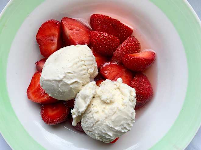 The 3-Ingredient Boozy Dessert I Make All Summer