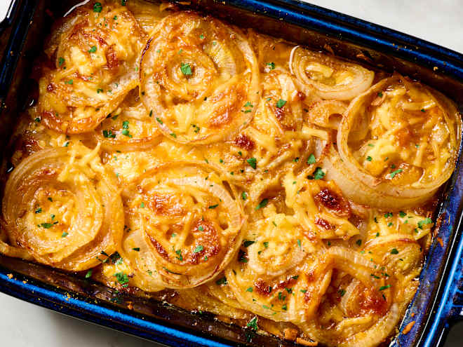 "Tennessee Onions" Is the Cheesy Southern Casserole I'm Absolutely Loving