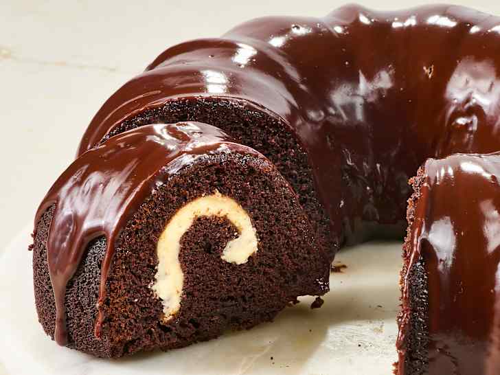 tk%2Fphoto%2F2025%2F10-2025%2F2025-10-chocolate-cream-cheese-bundt-cake%2Fchocolate-cream-cheese-bundt-cake-398