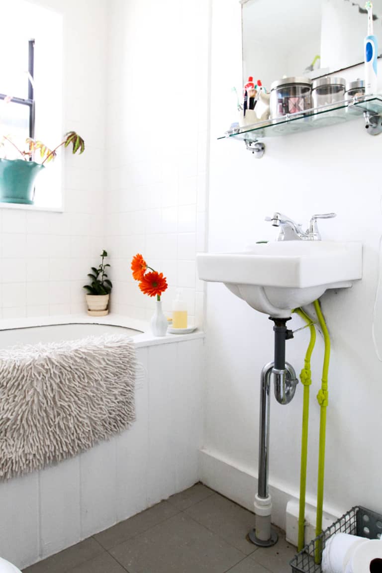 How To Clean Bathtub Jets With Basic Household Ingredients