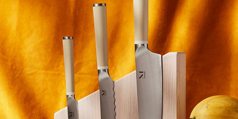 https://cdn.apartmenttherapy.info/image/upload/f_auto,q_auto:eco,c_fill,g_auto,w_800,h_400/Material-Ash-Knife-Set