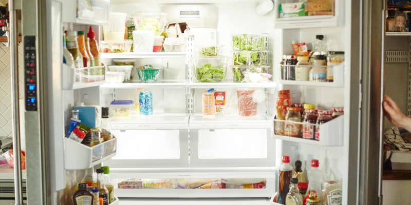 How to Clean the Inside of a Fridge in 4 Easy Steps