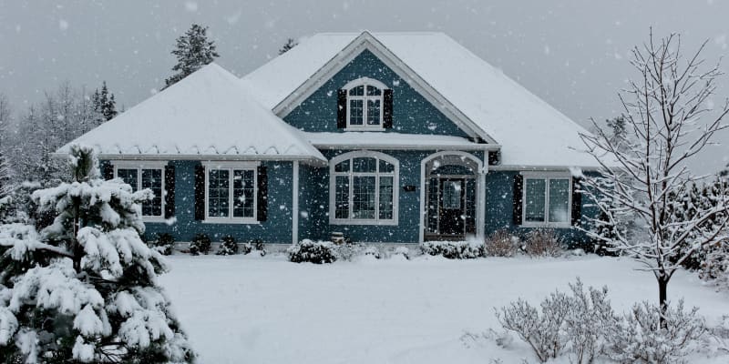 6 Winter Home Maintenance Tips Real Estate Agents Always Tell New  Homeowners | Apartment Therapy