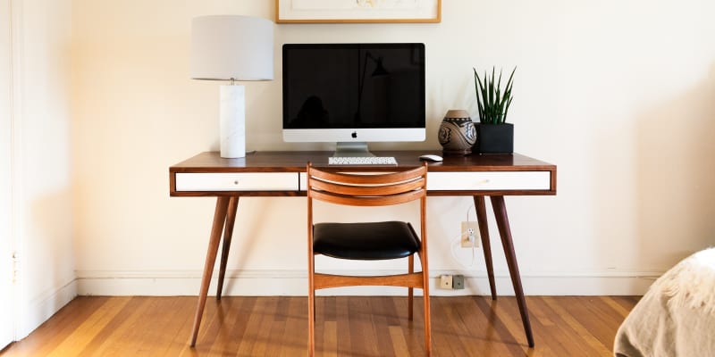10 Mid-Century Modern Desks for Home Office 2021 | Apartment Therapy