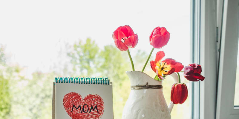 THE BEST GIFTS FOR MOM // MOTHER'S DAY GIFT GUIDE - Ana Hernandez