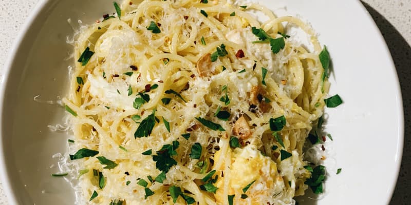 The Laziest, Most Comforting Pasta Has Just 3 Ingredients