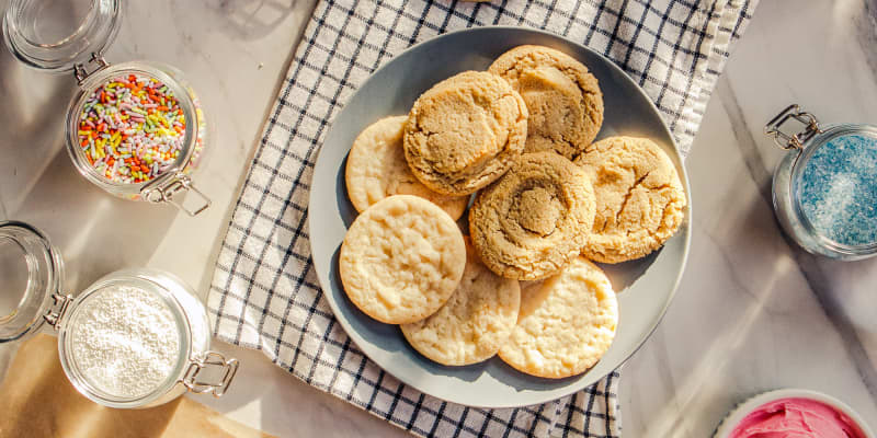 KitchenAid 18 x 13 Cookie Slider Pan and Cookie Dough Scoop