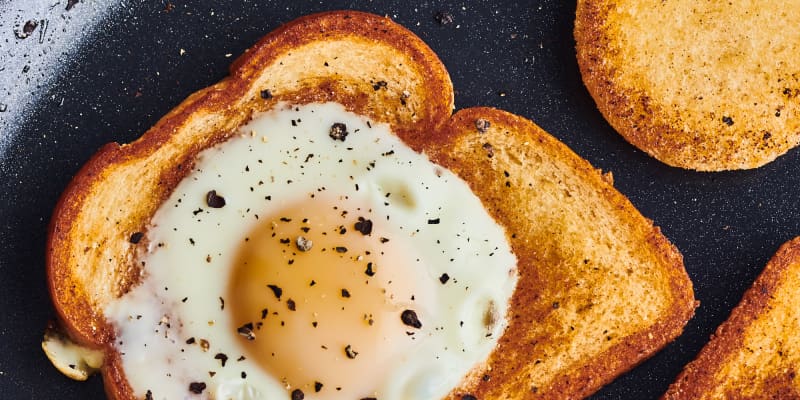 Eggs in a Basket (Eggs Cooked in Bread)