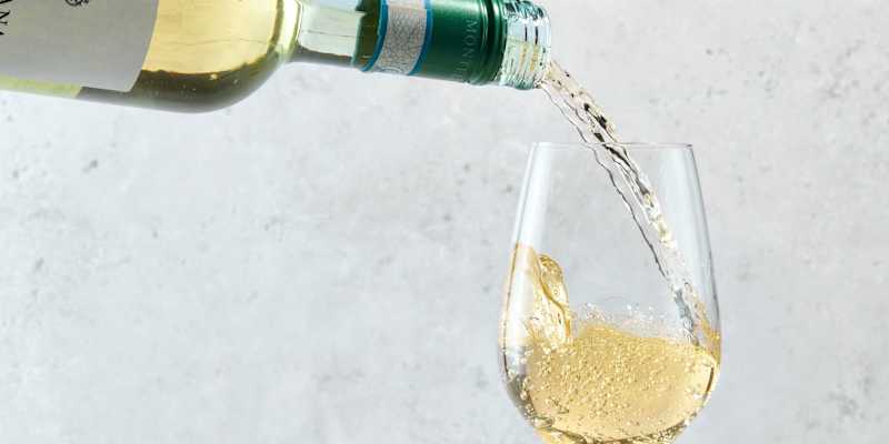How Many Glasses of Wine Are in a Bottle? | The Kitchn