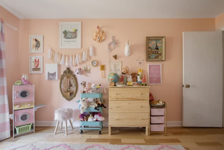 Stuffed Animal Organizer with 7 Mesh Pockets and Over The Door Hanging