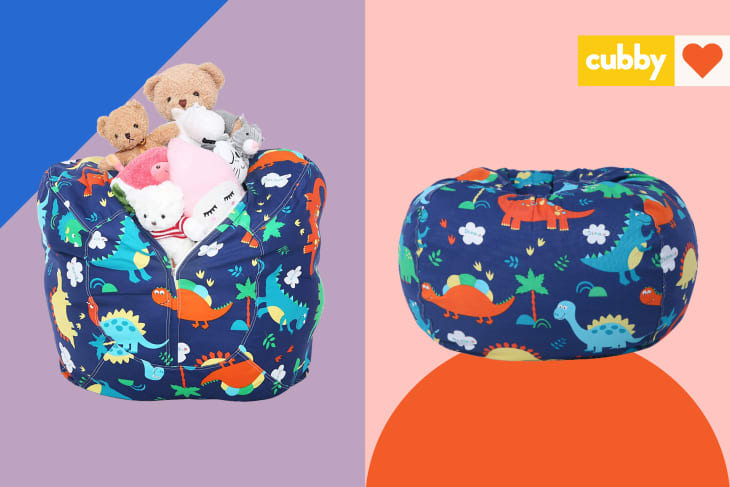 Graphic showing a beanbag chair zipped open with stuffed animals stored inside and the product zipped up in beanbag form.