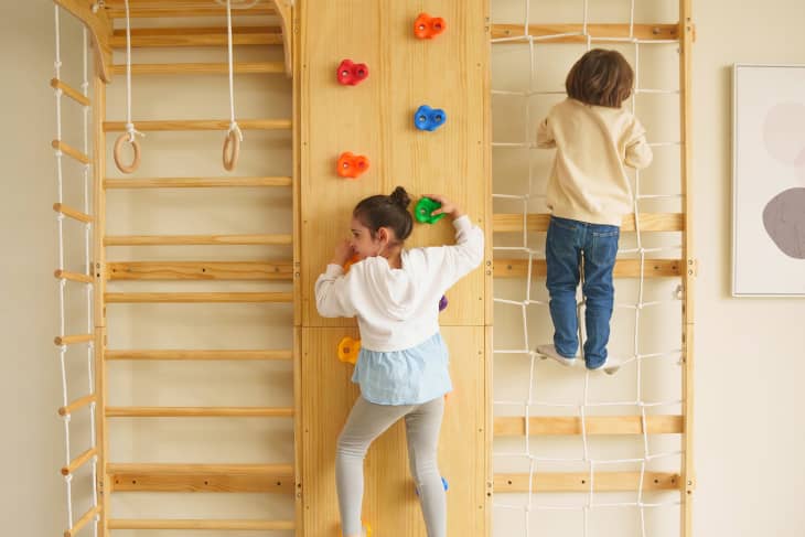 Wall ladder workout outlet