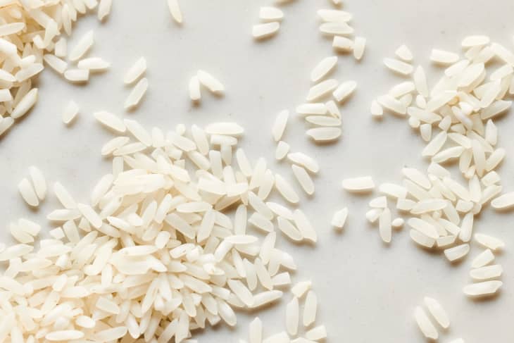 jasmine rice grains on a table