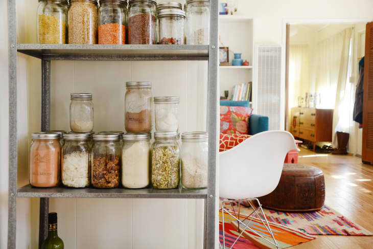 Mason Jar Organization in the Kitchen