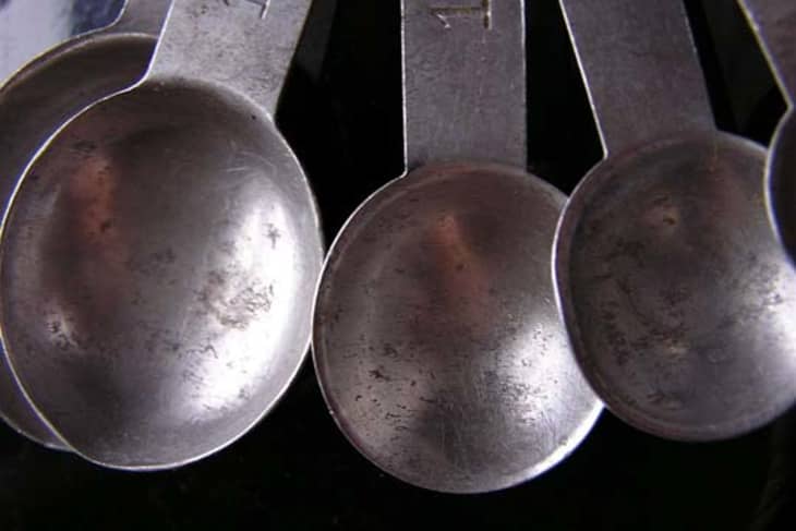 Things bakers know: There's a right (and wrong) way to use measuring spoons