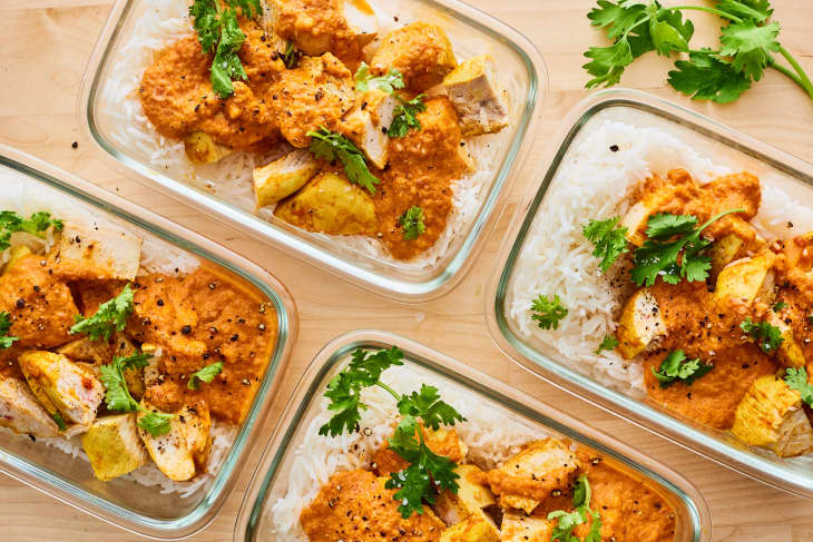 Chicken tikka in 4 glass food storage containers
