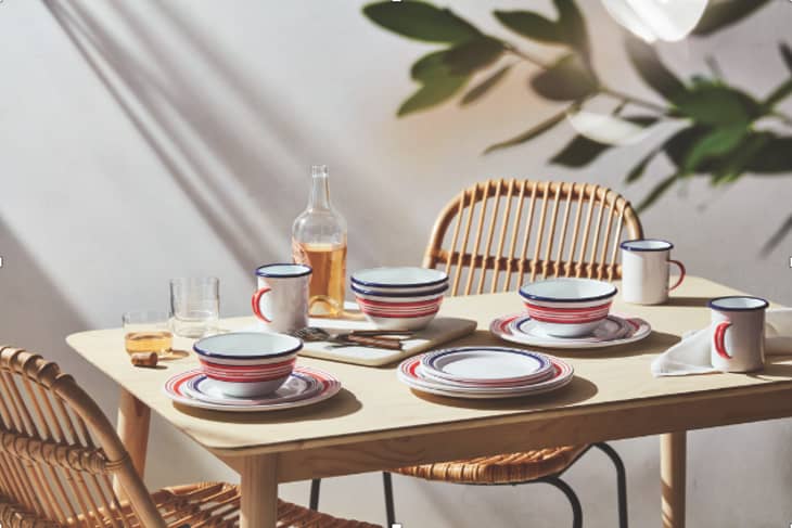 Le Creuset Everyday Enamelware: Stylish Outdoor Dinnerware ...
