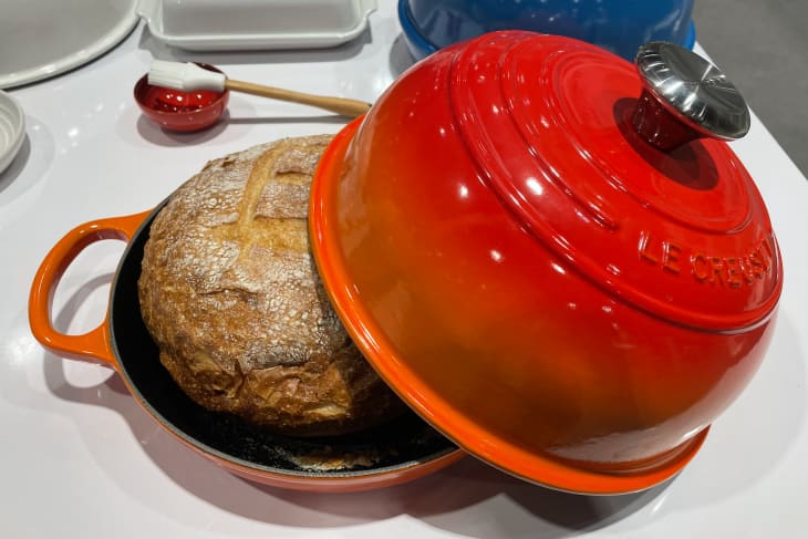 Le creuset bread pan store