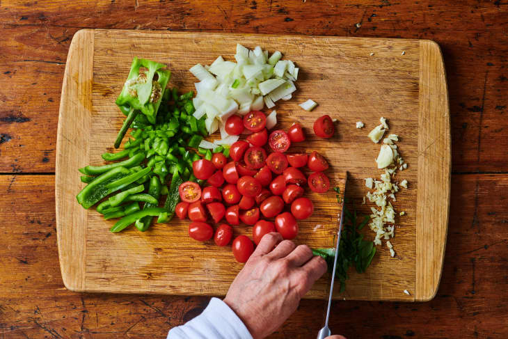 Use of outlet chopping board