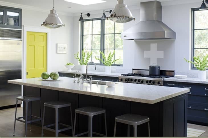 Range hood no hot sale upper cabinets