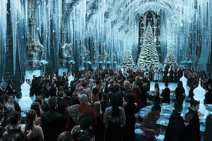 Harry Potter Fans Can Eat Christmas Dinner at Hogwarts The Kitchn