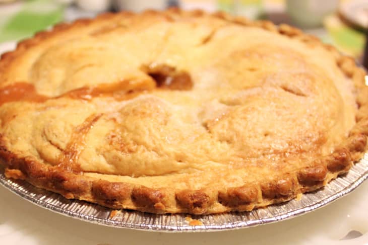 A Smart Reader Tip for Better Baking in Flimsy Aluminum Pie Pans | The ...