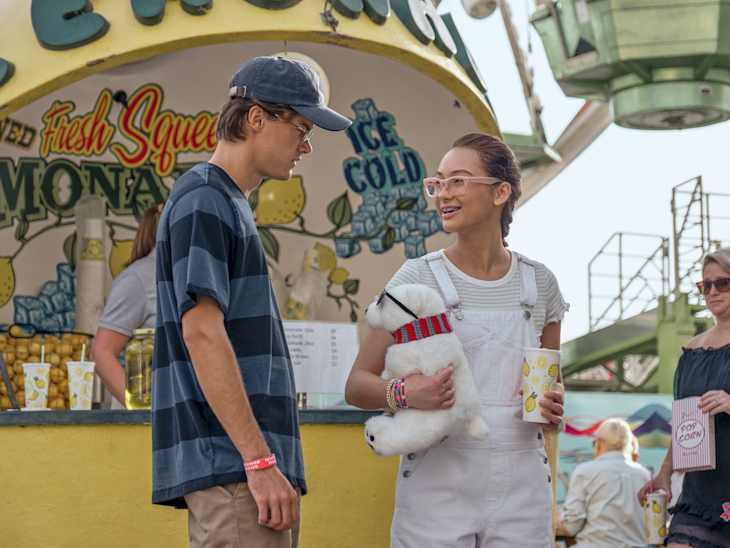 Christopher Briney (Conrad), Lola Tung (Belly) still from The Summer I Turned Pretty