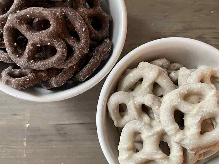 Flipz Snickerdoodle Flavored Covered Pretzels.