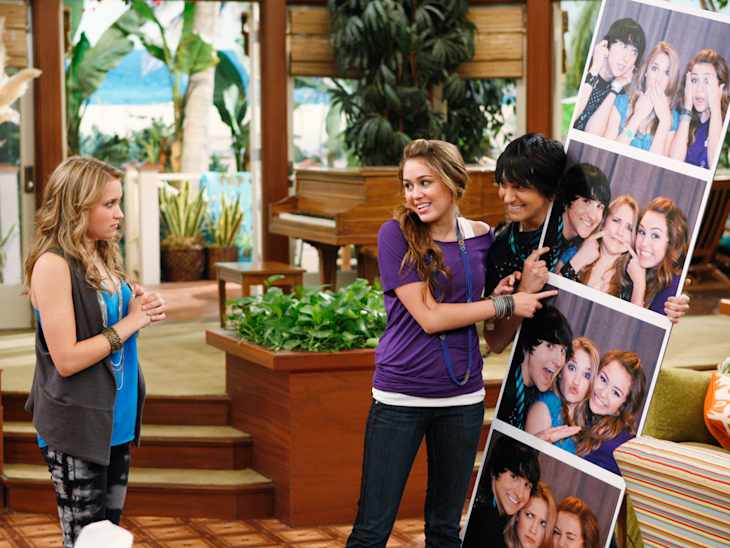 HANNAH MONTANA, (from left): Emily Osment, Miley Cyrus, Mitchel Musso, 'Miley Says Goodbye? Part I & II', (Season 3, aired March 7 & 14, 2010), 2006-. photo: Craig Sjodin / © Disney Channel / Courtesy Everett Collection