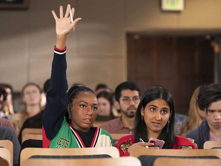 THE SEX LIVES OF COLLEGE GIRLS, from left: Alyah Chanelle Scott, Amrit Kaur, ‘Taking Shots', (Season 2, ep. 205, aired Dec. 1, 2022).