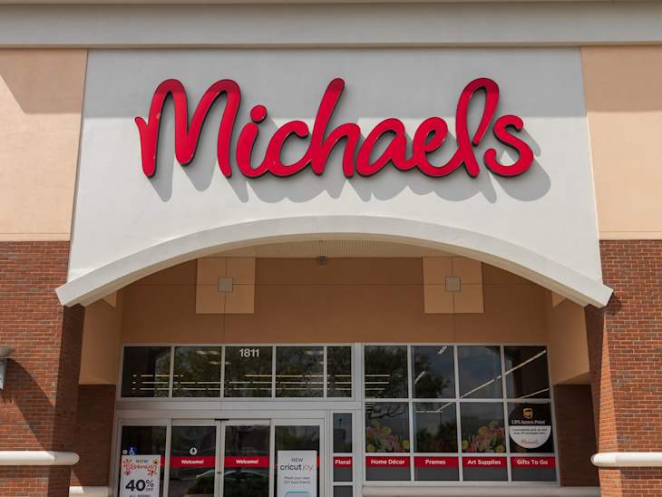 Fort Myers, FL, / USA 3/11/20 : Michaels' store entrance to one of their locations in Cape Coral Florida; Michaels is a retail chain of stores specializing in arts and crafts