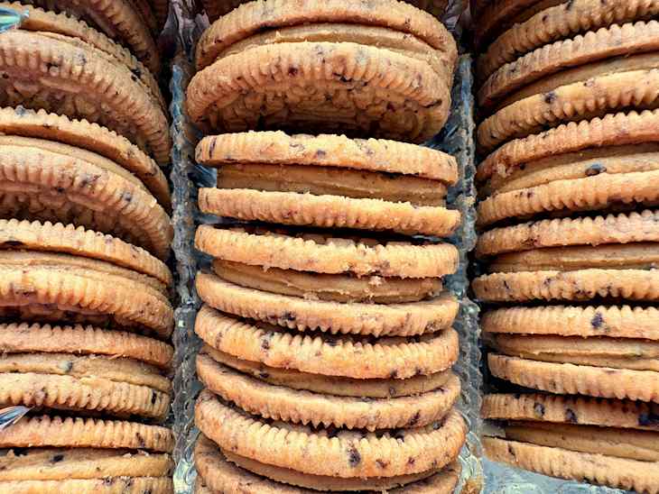 Cookie Dough Oreos in package.