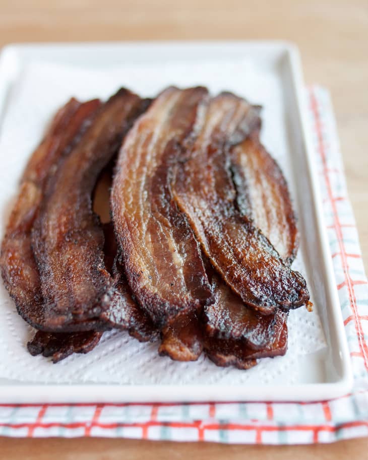 I cooked two brands of bacon and the grease separated when congealing :  r/mildlyinteresting