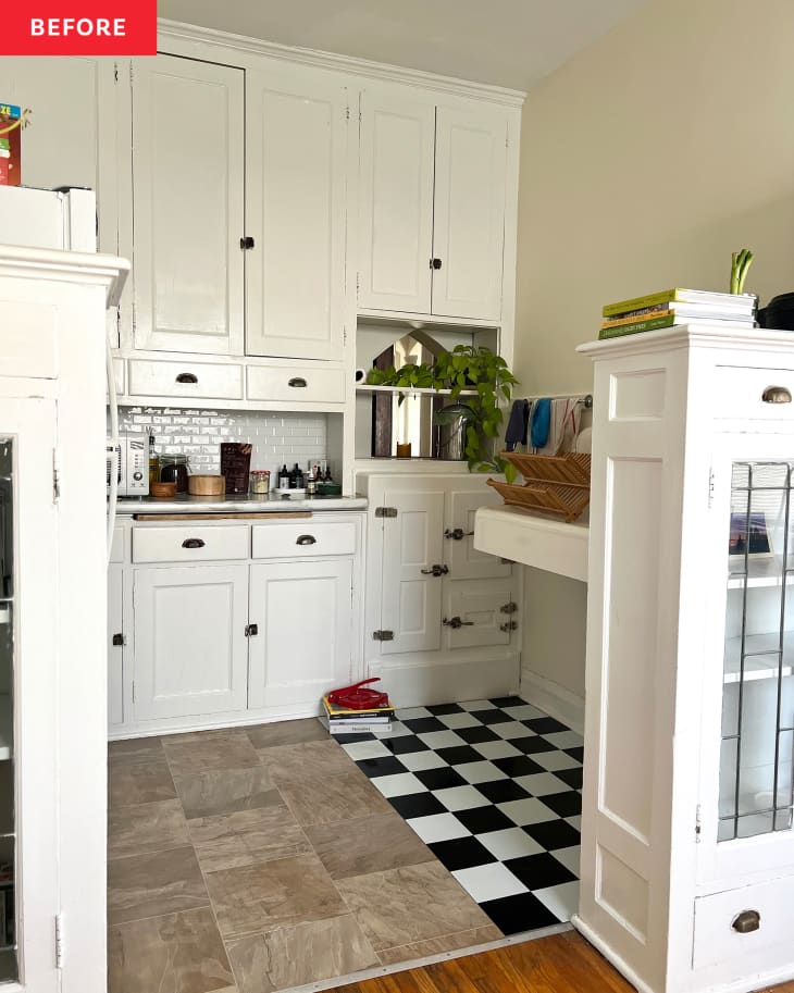 Black and white squares kitchen flooring