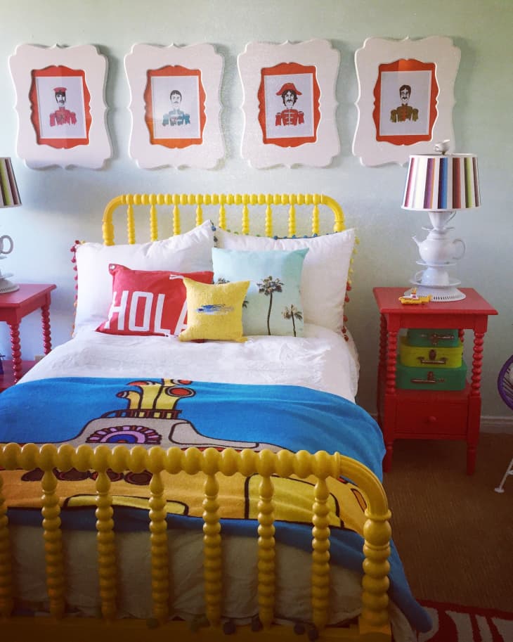 We All Want To Live in This “Yellow Submarine” Bedroom Apartment Therapy