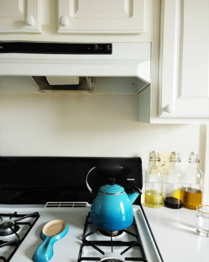 Can you use a ductless range hood with a gas stove on sale