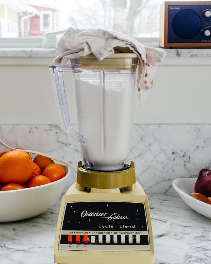 Blend mixer outlet