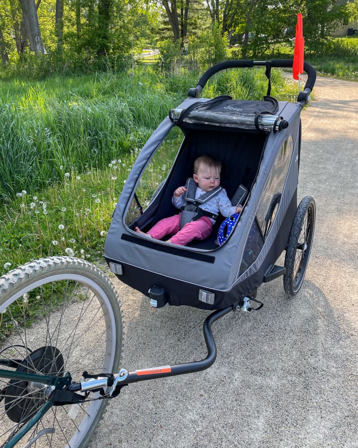Review The Jeep Everest 2 in 1 Bike Trailer and Stroller Cubby