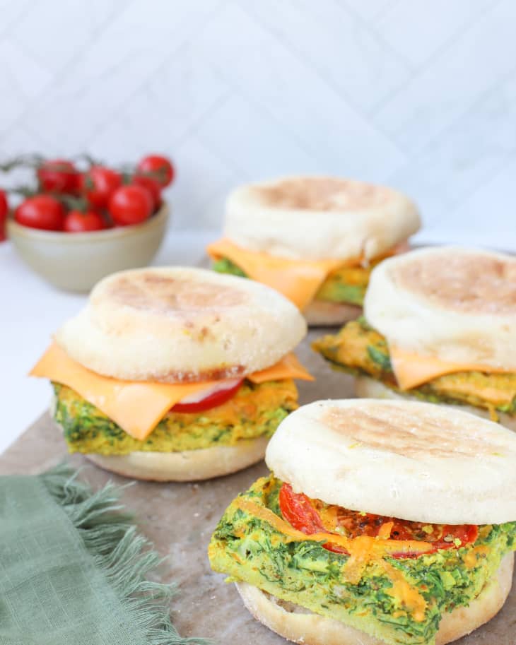 Egg, Spinach & Cheddar Breakfast Sandwich