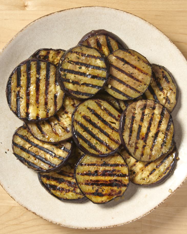 https://cdn.apartmenttherapy.info/image/upload/f_auto,q_auto:eco,c_fill,g_center,w_730,h_913/k%2F2023-06-grilled-eggplant%2Fgrilled-eggplant-347