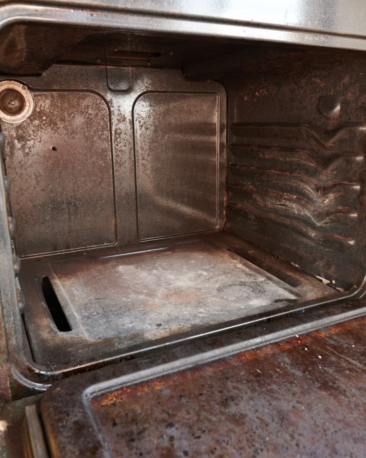 dirty oven before cleaning