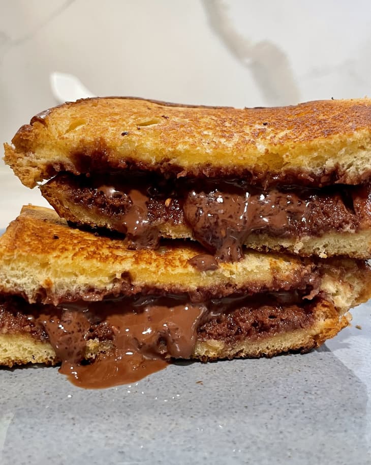 Grilled chocolate sandwich, 2 halves stacked to see melted inside