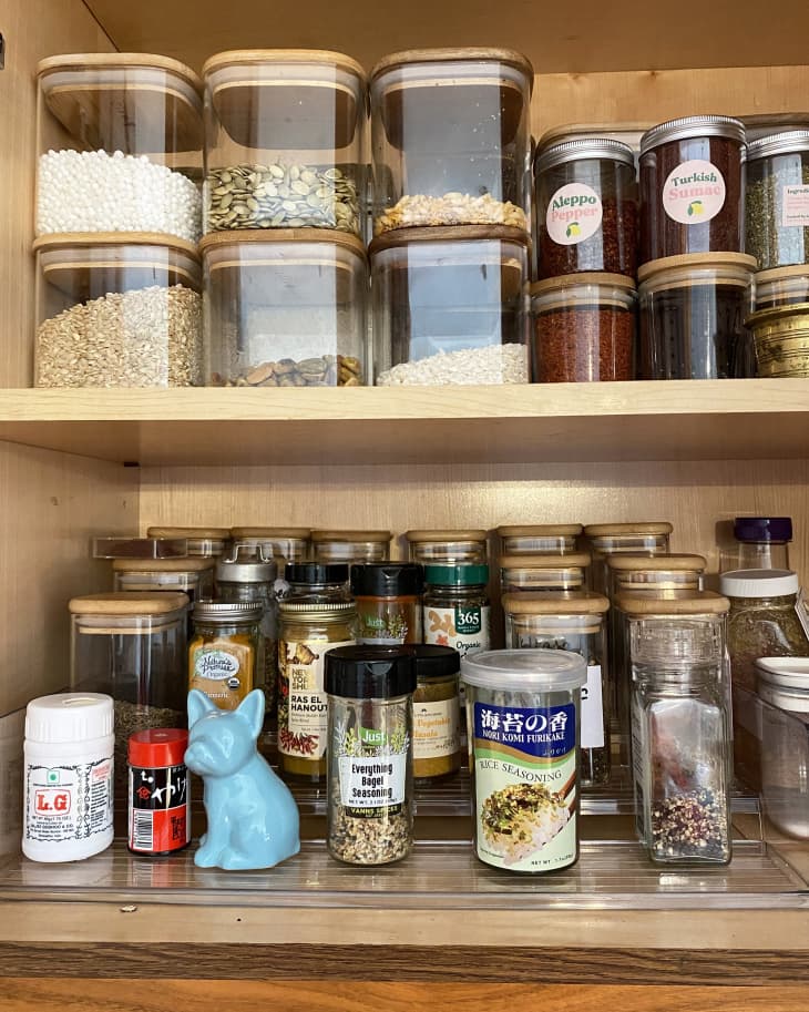 how to be overly obsessive over tiny details: Spice Jars - A Kitchen Cat